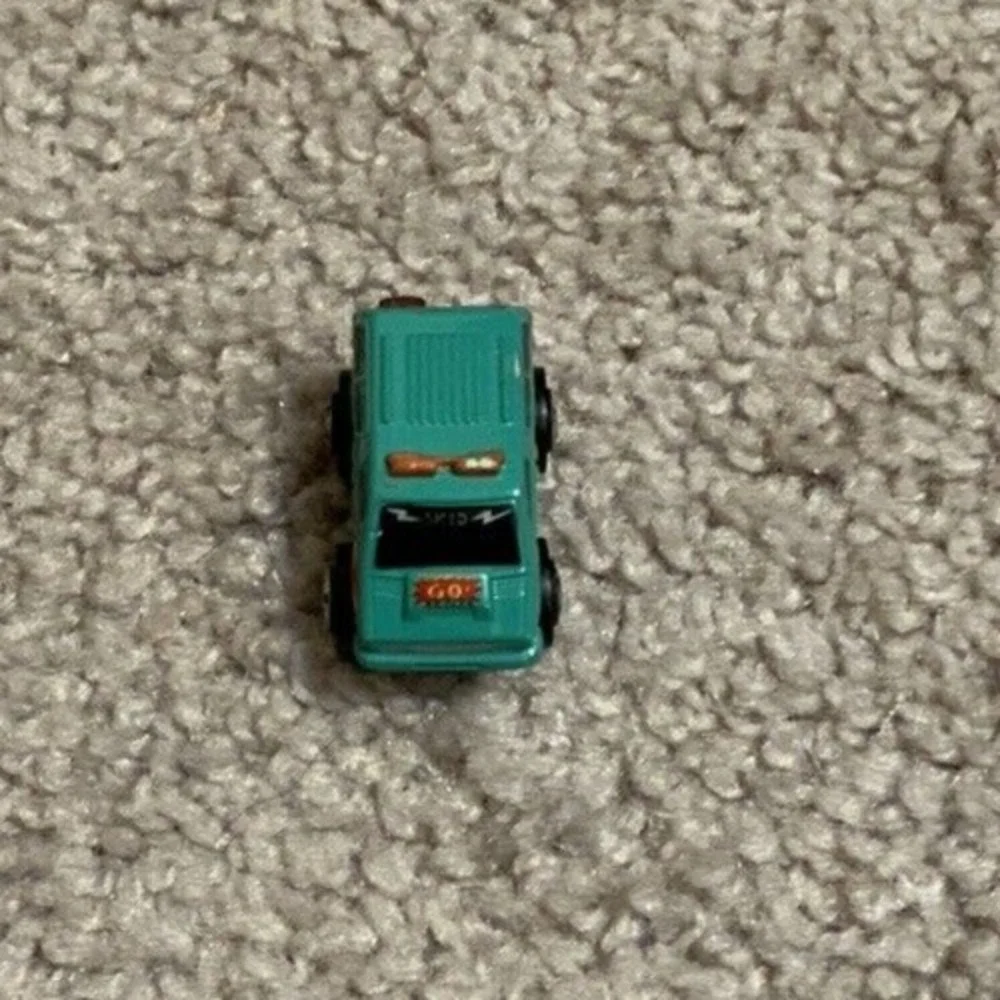 Vintage 1987 Road Champs Teal‎ Speed Wagon Van Micro Machine